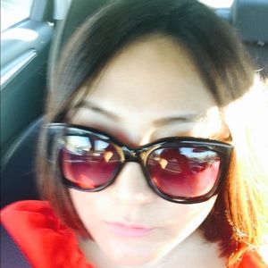 Meet your Posher, April