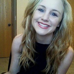 Meet your Posher, Kayla