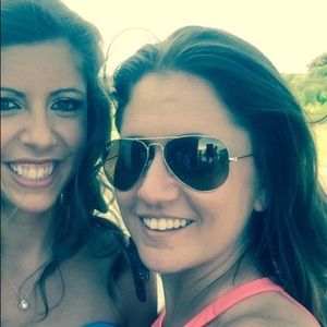 Meet your Posher, April