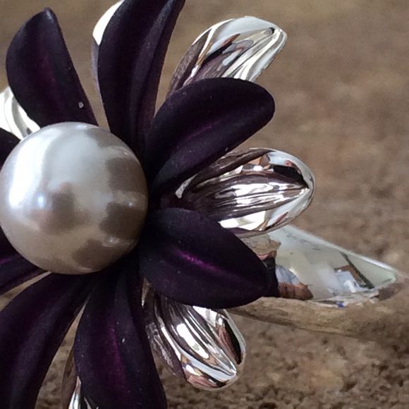 Flower Ring - Picture 3 of 6