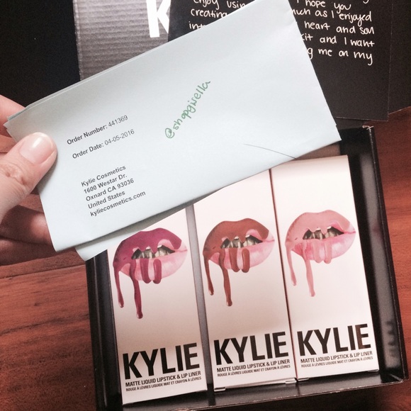 ✨SALE Kylie Jenner Lip Kits✨ Dolce K - Picture 4 of 4