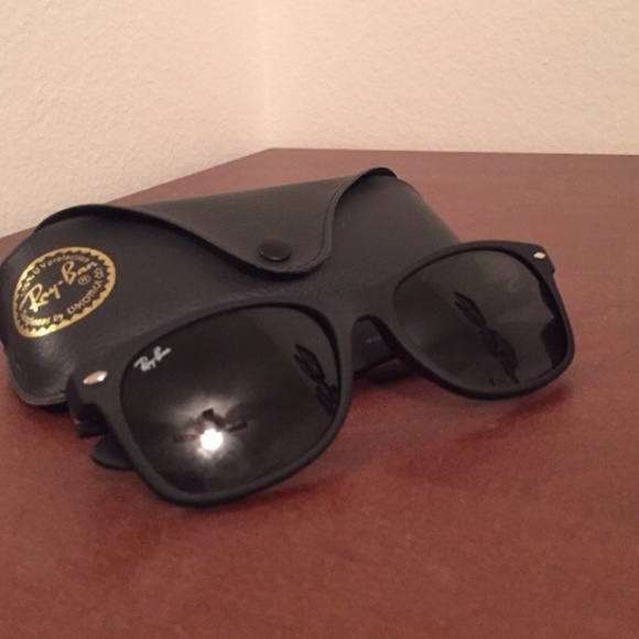 Matte black new wayfarer raybans