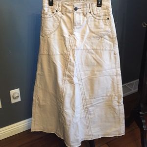 Maurices tan khaki long skirt size 3/4 excellent