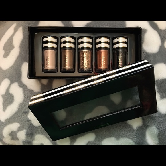MAC Cosmetics Other - Mac Nocturnals Pigments and Glitter Black & Gold💕