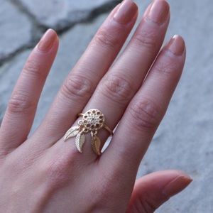 Silver fringe leaf ring
