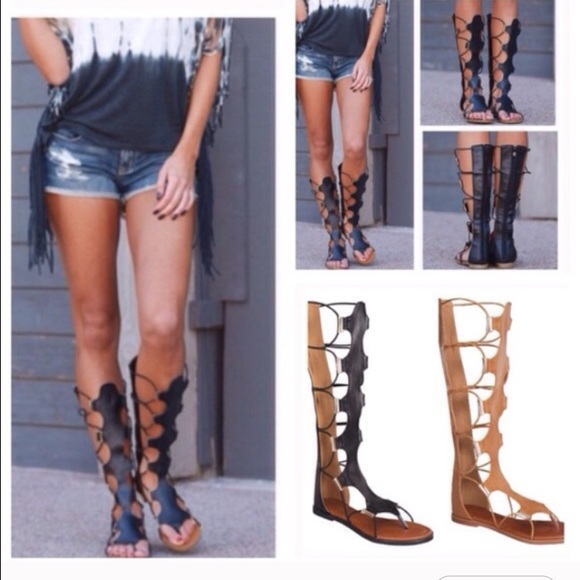 🔴🔴SOLD🔴🔴Gladiator Sandals in TAN