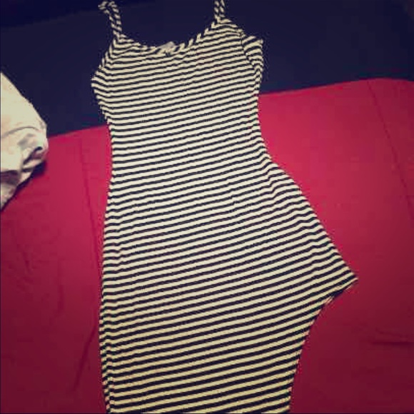 Stripped dress with slit