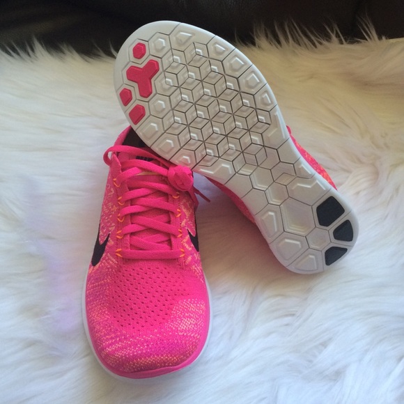 Nike Free 4.0 Flyknit Sneakers - Picture 2 of 4