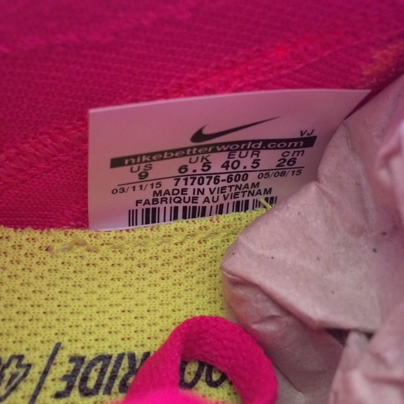 Nike Free 4.0 Flyknit Sneakers - Picture 3 of 4