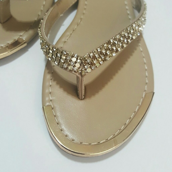 🚫 SOLD!!! 🚫 Gold Soda sandals - Picture 2 of 3