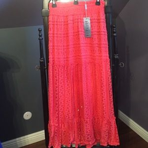 New with tags lace layered skirt Solitaire Large