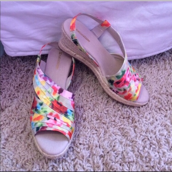 Naturalizer-size 8 floral multicolored wedges