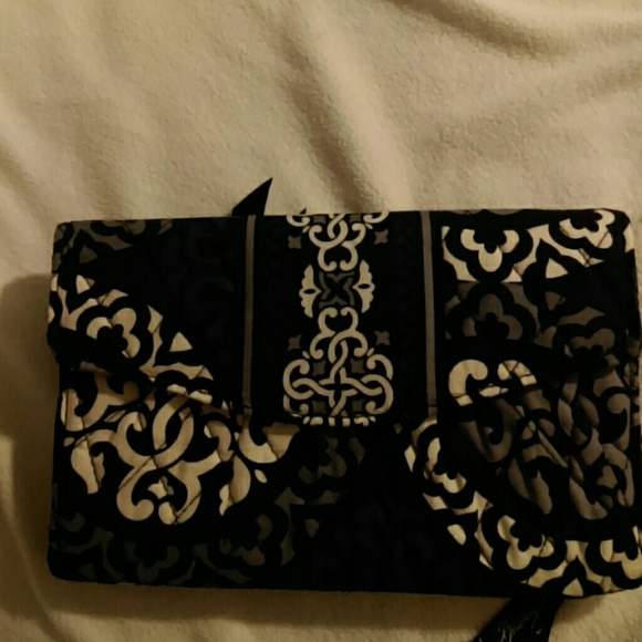 ??Vera Bradley canterberry cobalt strap wallet??