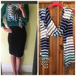 🎀 Blue striped scarf