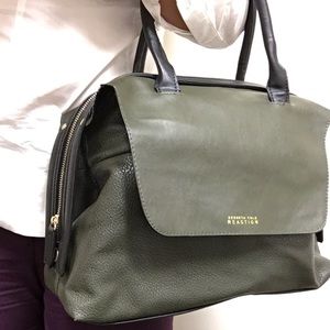 Gorgeous Kenneth Cole reaction bucket bag.