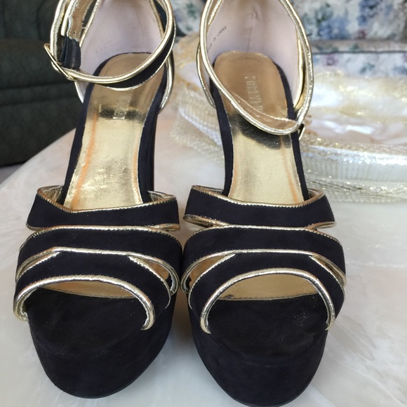 Heels - Picture 3 of 3