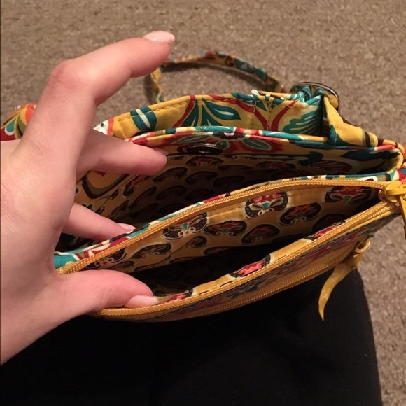 Vera Bradley CROSSBODY! - Picture 2 of 4