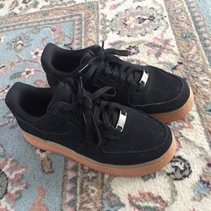 Black and gum Nike Air Force One