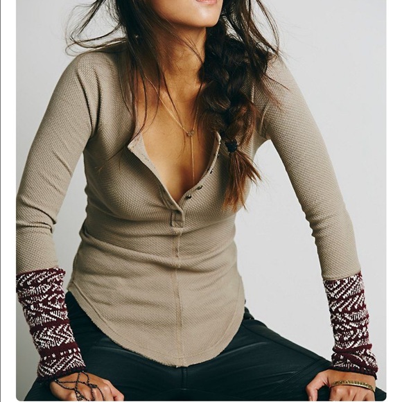 💔💔SOLD TAN alpine cuff thermal. Free gift w/3pc