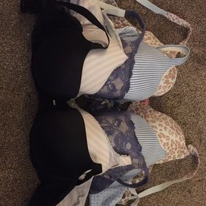 5 Bra Bundle. Victoria Secret.
