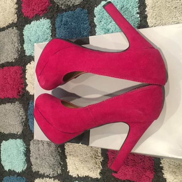 Platform Heels - Picture 4 of 4