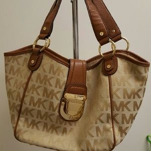 Michael Kors purse