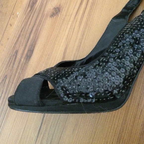 Sequined peep toe heels with bow - Picture 2 of 3