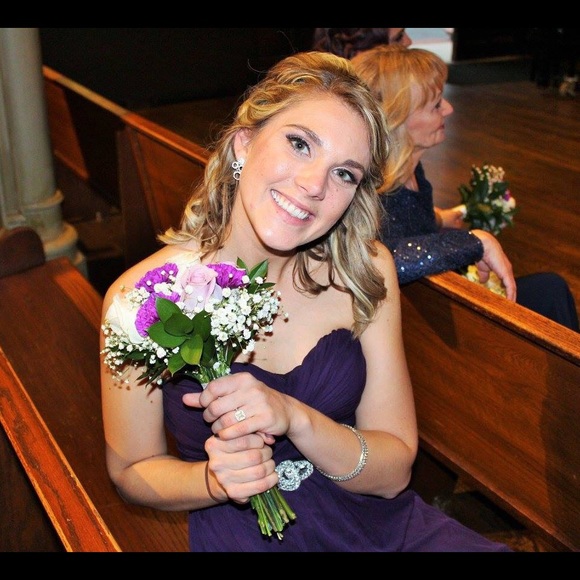 Meet your Posher, Nicole - Picture 1 of 1