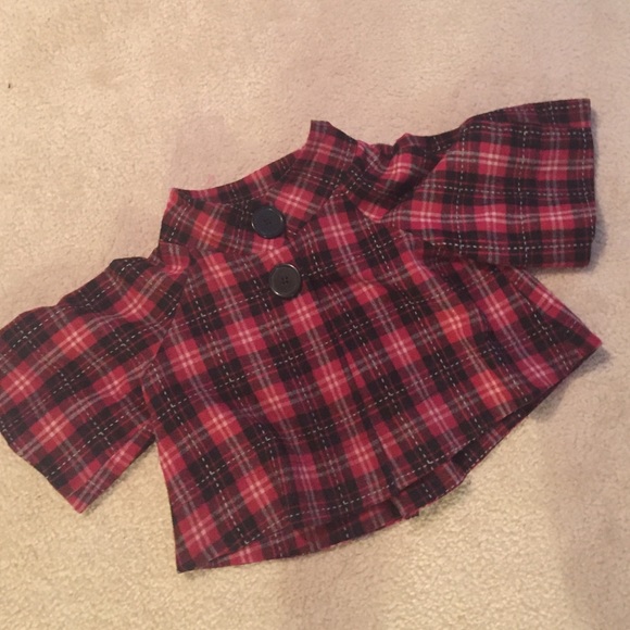 Red and black plaid caplet