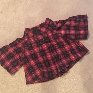 Red and black plaid caplet