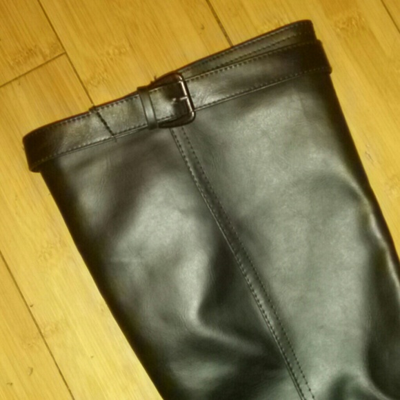 Boots - Picture 3 of 4
