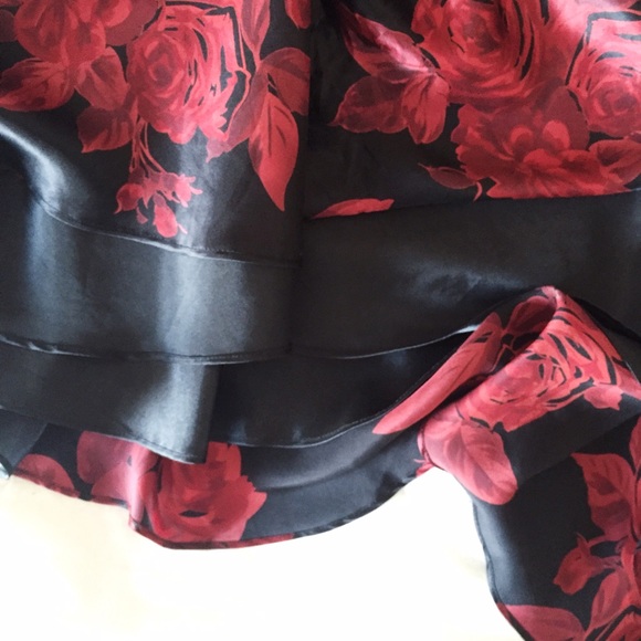 Donna Ricco 100% Silk Halter Dress - Picture 4 of 4