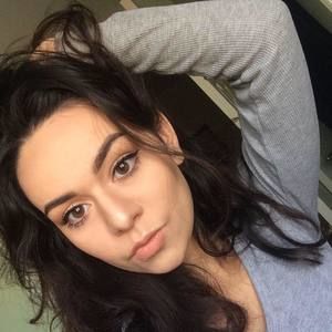 Meet your Posher, Paola