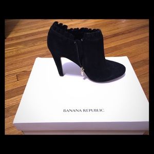 BR heels - new, marked size 6, but run a bit small