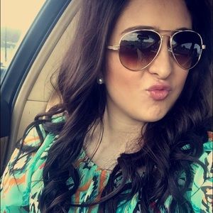 Meet your Posher, Katelyn