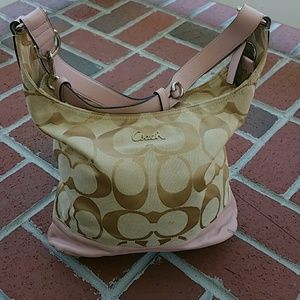 Signature COACH Shoulder Bag