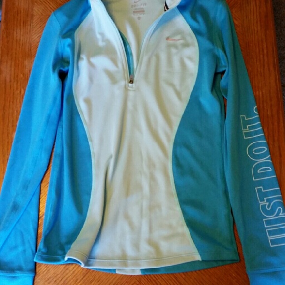 Nike xs pull over