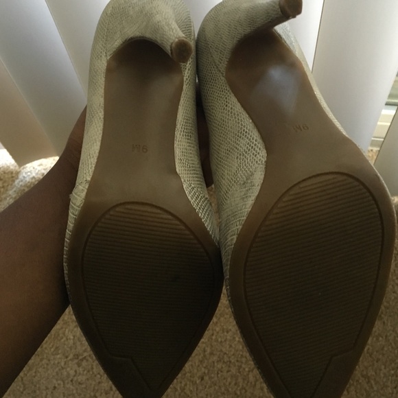 Pumps - Picture 3 of 3