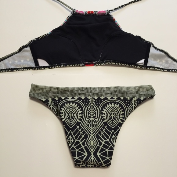 Aztec print bikini - Picture 3 of 3