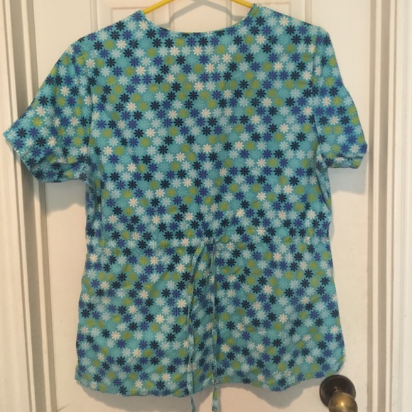 Scrub top - Picture 2 of 2