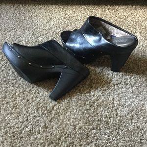 Super cute peep toe studded high wedge  heal.