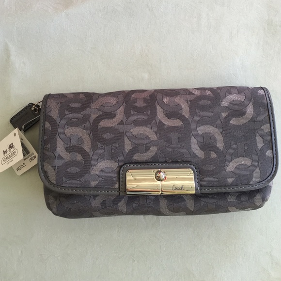 Coach clutch/large wristlet