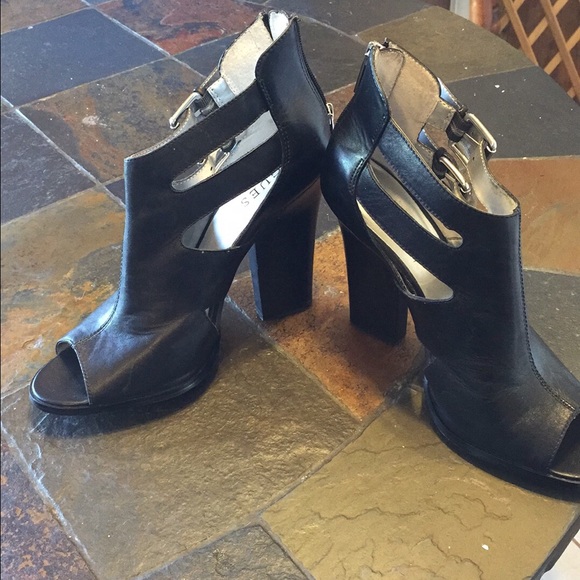 Boots size 9