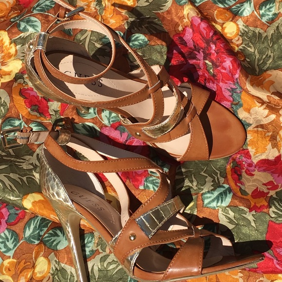 Size 7 1/2 guess heels