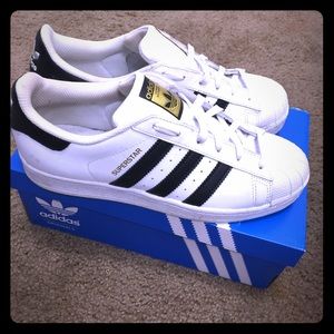 Adidas Superstars boys size 6.5 (women's 8.5)