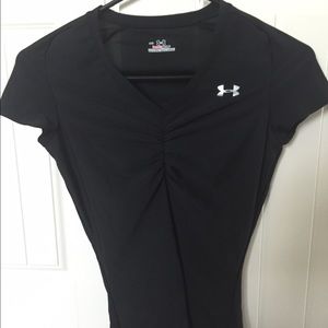Woman's black under armour heat gear
