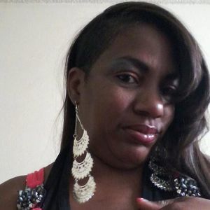 Meet your Posher, Cynthia