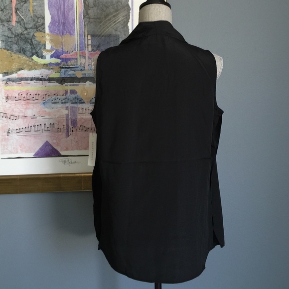 Larry Levine Flyaway Front Blouse - Picture 3 of 4