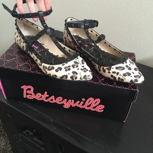 ***SOLD***New Betseyville studded flats black