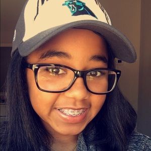 Meet your Posher, Mia